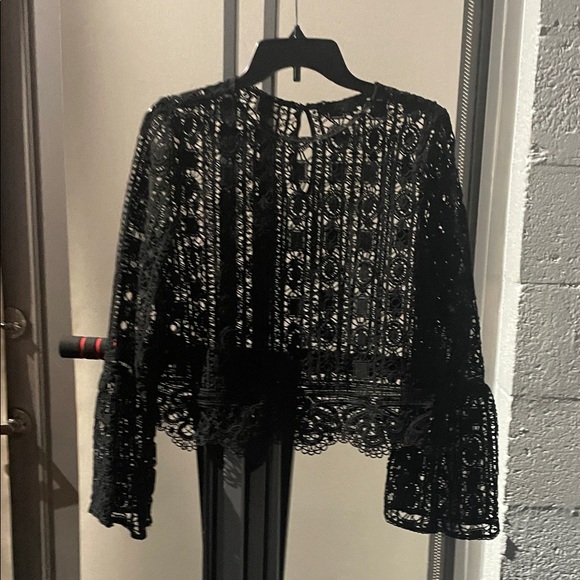 🌟 Beautiful Black Lace Top - Picture 1 of 9